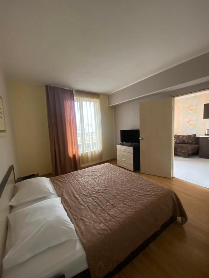 Danita Apartments & Diva Restaurant Bbq&Pool Bar Varna Dış mekan fotoğraf