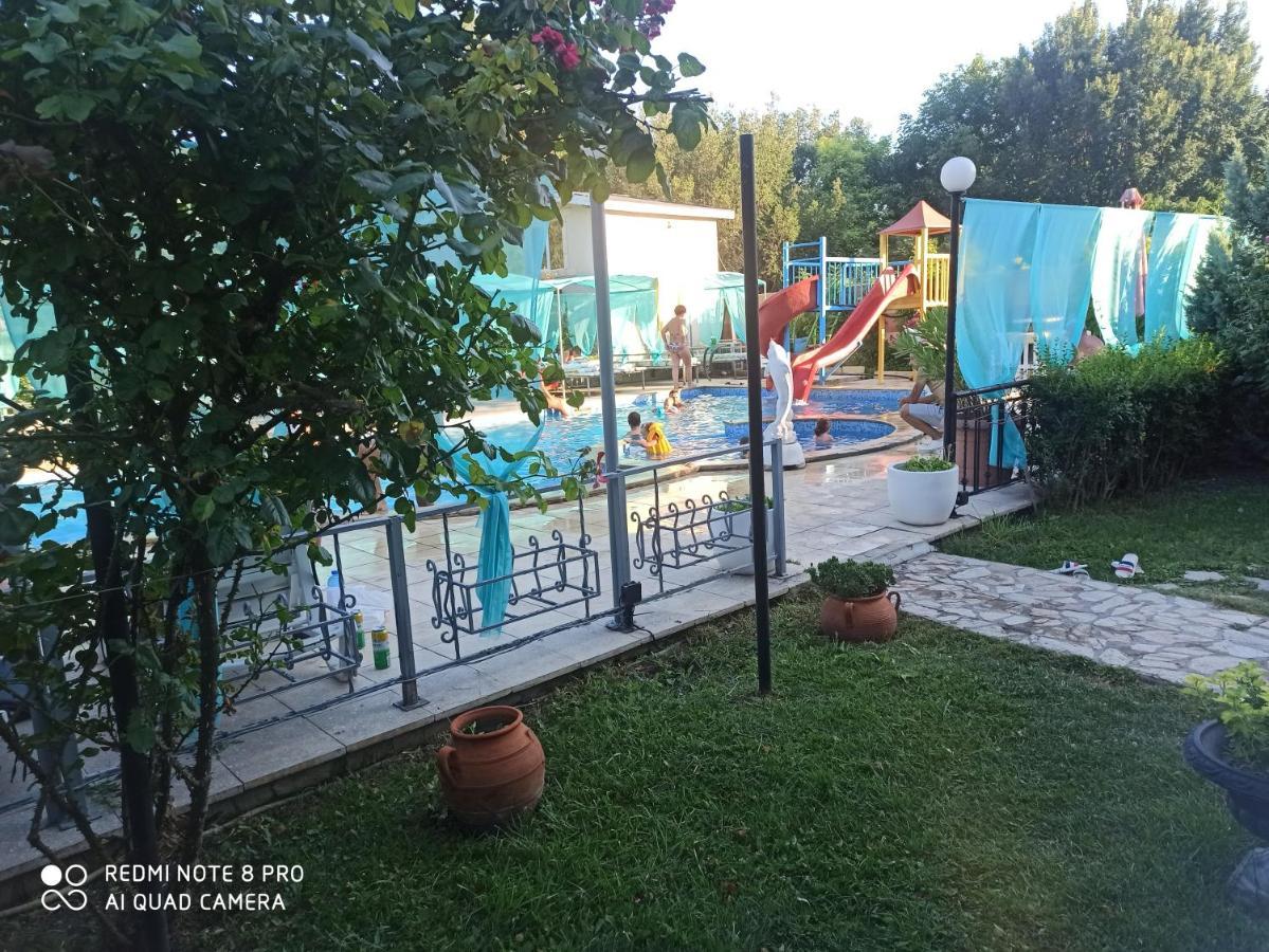 Danita Apartments & Diva Restaurant Bbq&Pool Bar Varna Dış mekan fotoğraf