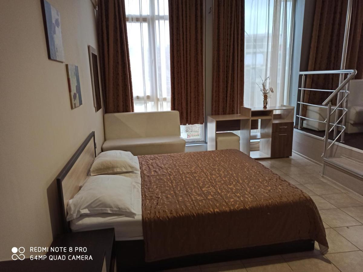 Danita Apartments & Diva Restaurant Bbq&Pool Bar Varna Dış mekan fotoğraf